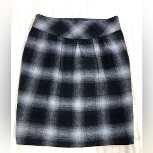 LOFT GUC Black and Gray Plaid Wool Blend Skirt size 2P